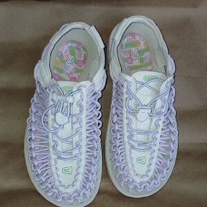 Keen Sneaker /Sandal Size 7.5